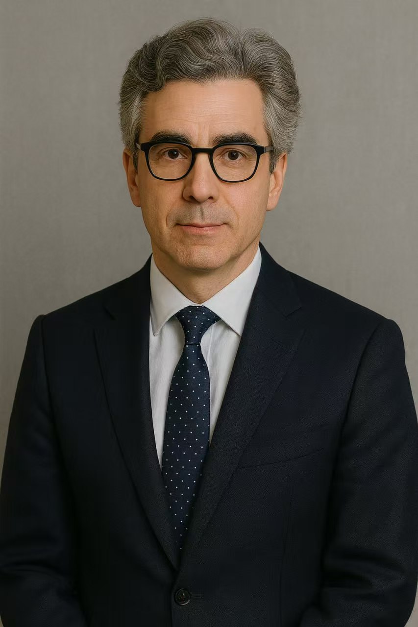 Ryan J Gallagher